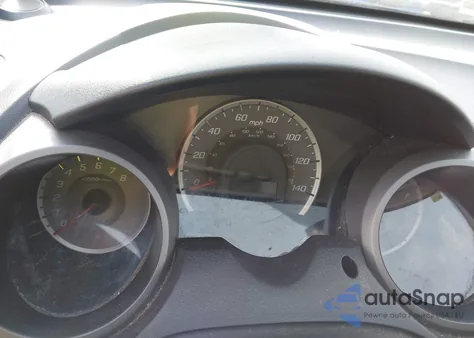 2010 Honda Fit z USA, uszkodzony, nr VIN JHMGE8H21AS006060